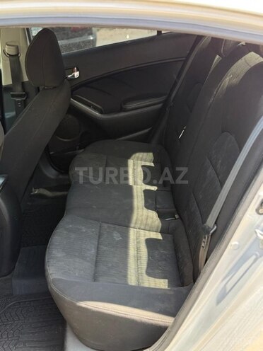Kia Forte-10