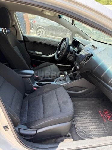 Kia Forte-11