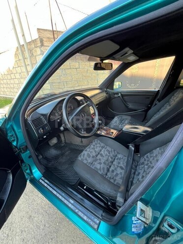 Mercedes C 200-8