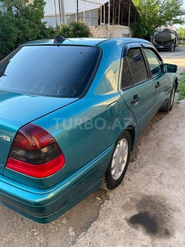 Mercedes C 200-11