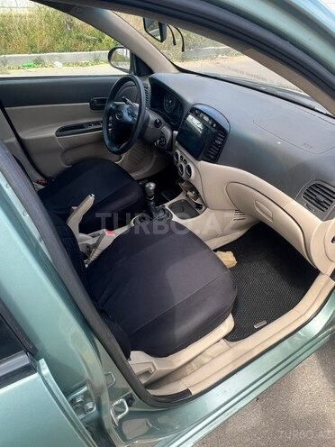 Hyundai Accent-8