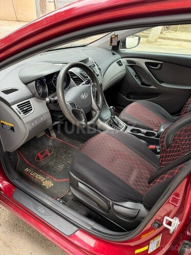 Hyundai Elantra-6