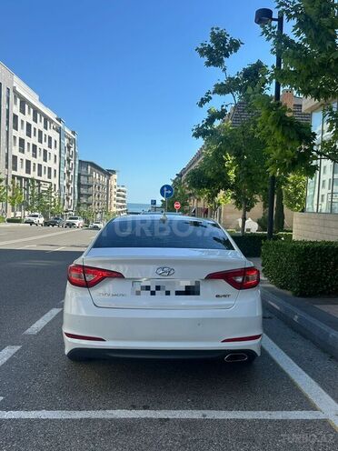 Hyundai Sonata-2
