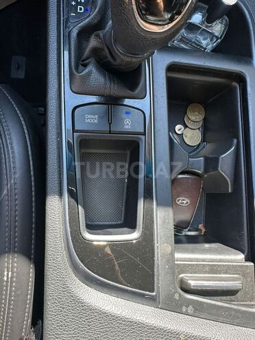 Hyundai Sonata-12