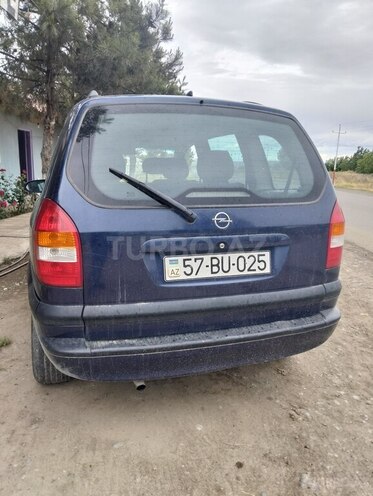 Opel Zafira-4