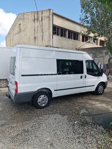 Ford Transit-3