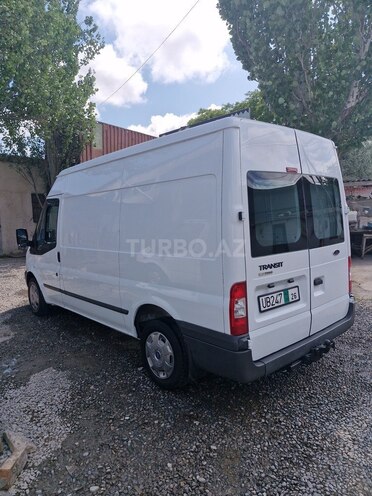 Ford Transit-4