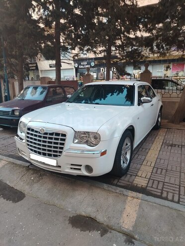 Chrysler 300C-1
