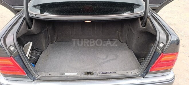 Mercedes E 240-9
