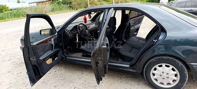 Mercedes E 240-7