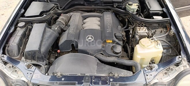 Mercedes E 240-14