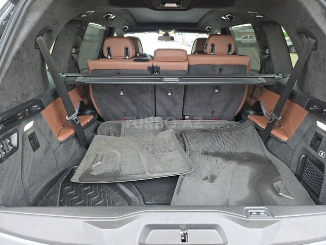 BMW X7-13
