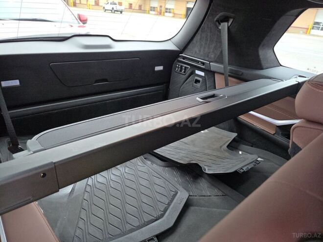 BMW X7-12