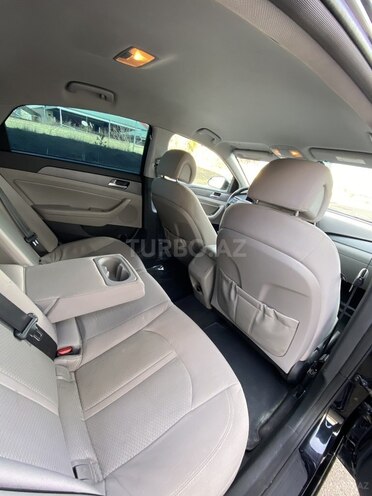 Hyundai Sonata-8