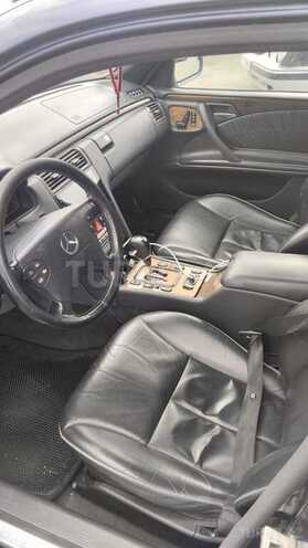 Mercedes E 270-4