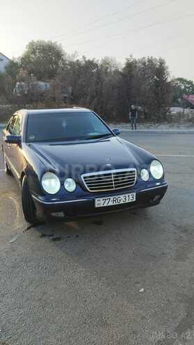 Mercedes E 270-1