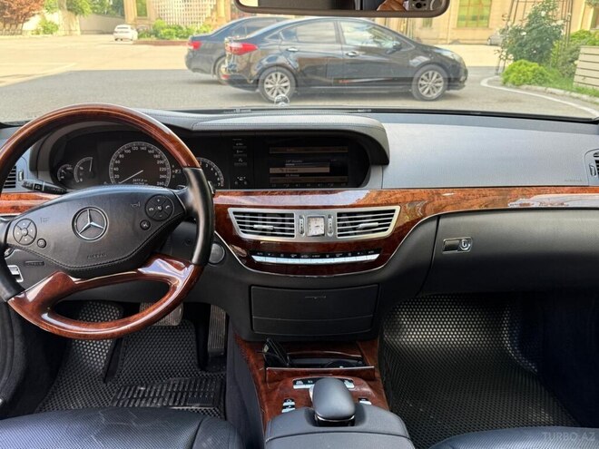 Mercedes S 550-9