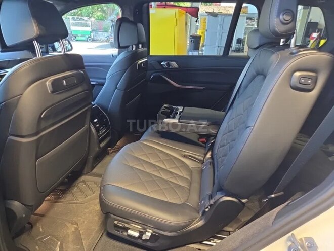 BMW X7-7