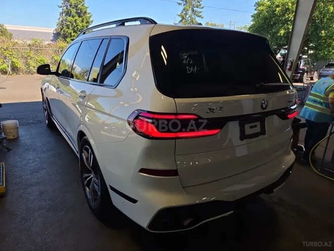 BMW X7-4