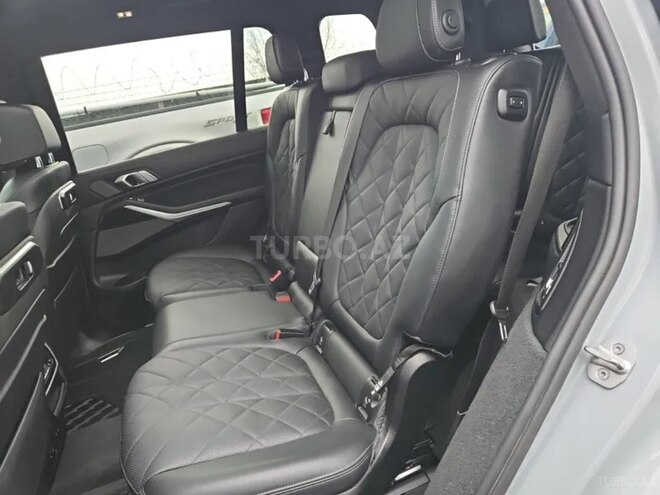 BMW X7-7