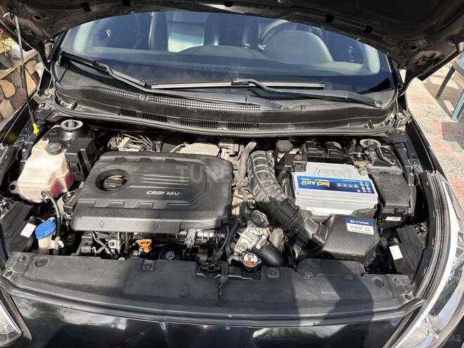 Hyundai Accent-11