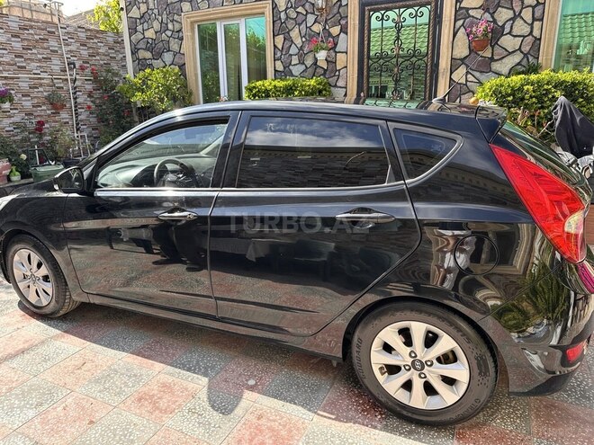 Hyundai Accent-5