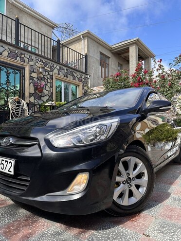 Hyundai Accent-6