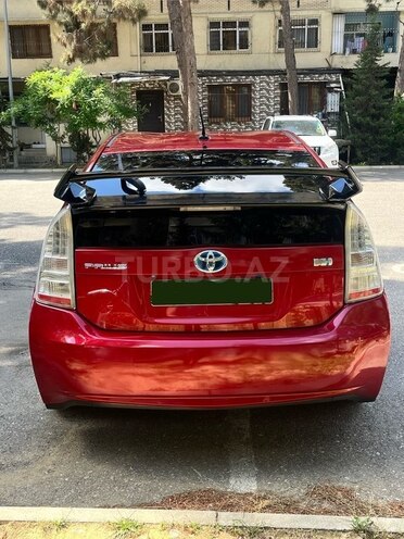 Toyota Prius-4