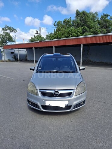 Opel Zafira-1