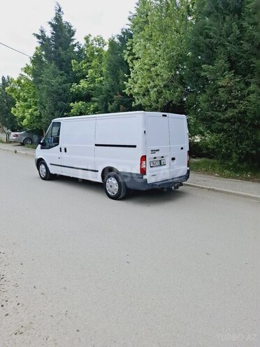 Ford Transit-6