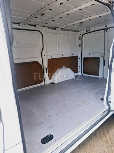 Ford Transit-11