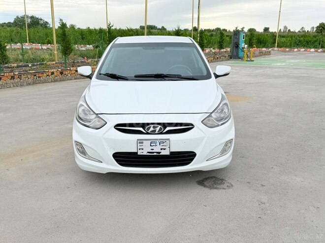 Hyundai Accent-1