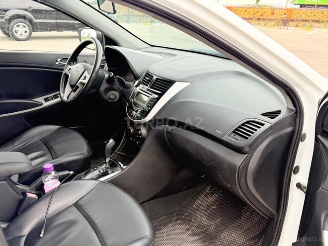 Hyundai Accent-3
