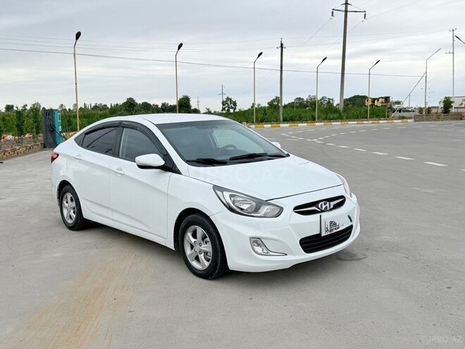 Hyundai Accent-6