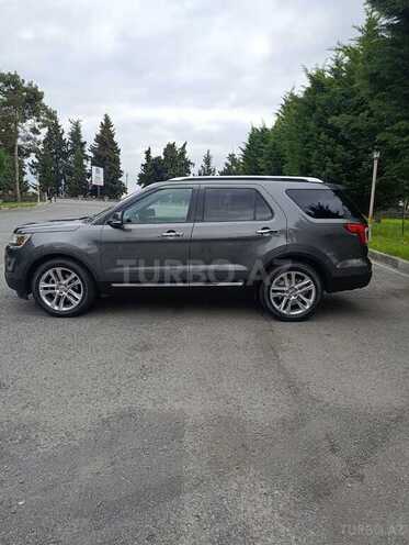 Ford Explorer-3