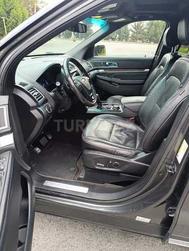 Ford Explorer-16