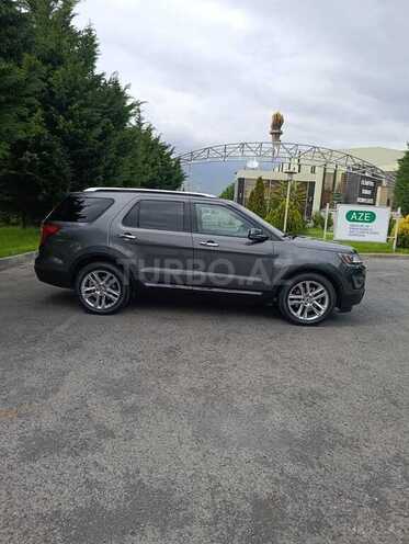 Ford Explorer-7