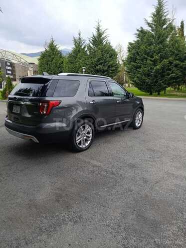Ford Explorer-9