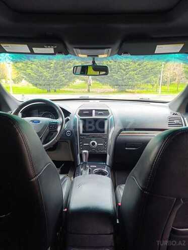Ford Explorer-10