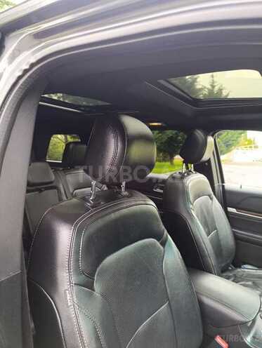 Ford Explorer-15