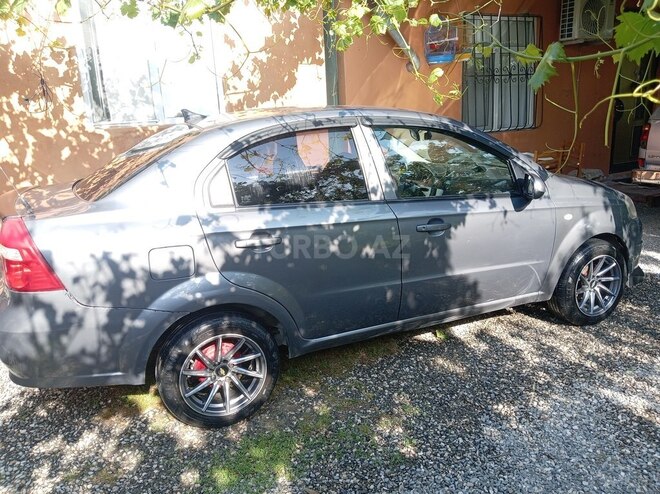 Chevrolet Aveo-8