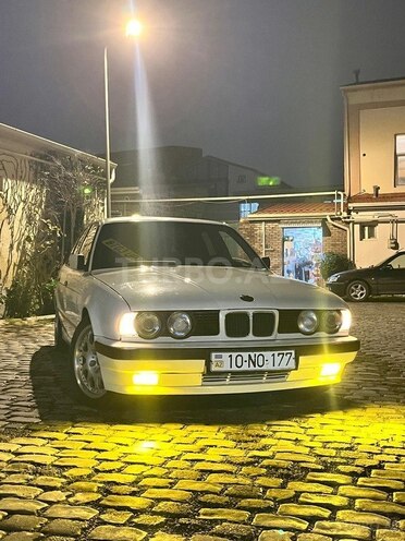 BMW 525-7