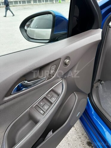 Chevrolet Cruze-11
