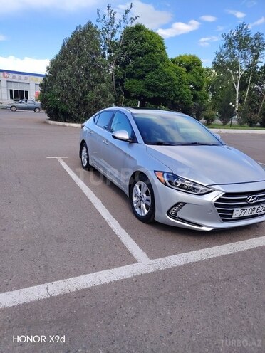 Hyundai Elantra-2