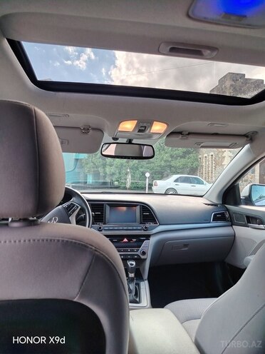 Hyundai Elantra-7