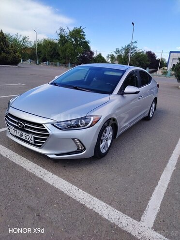 Hyundai Elantra-1