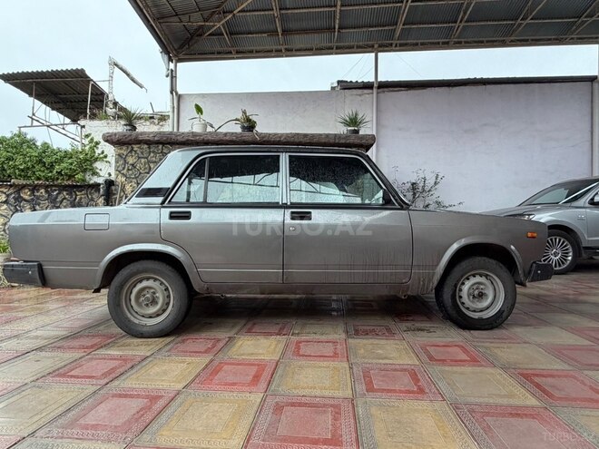 LADA (VAZ) 2107-2