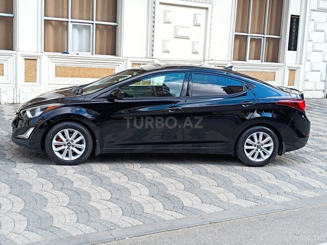 Hyundai Elantra-8