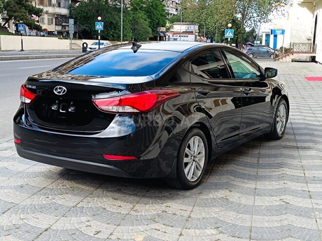 Hyundai Elantra-4