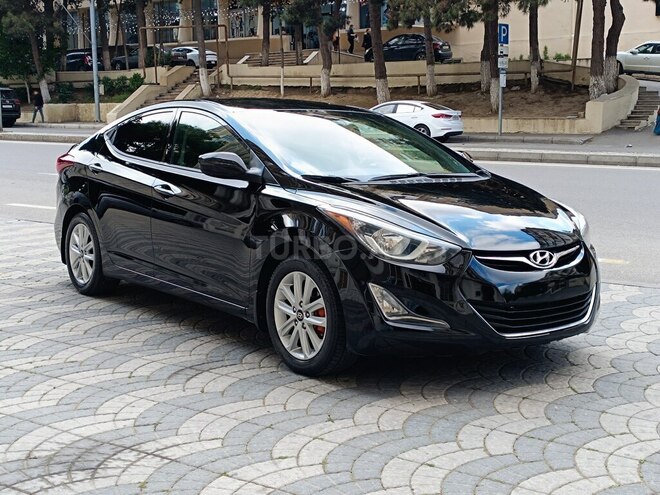 Hyundai Elantra-11